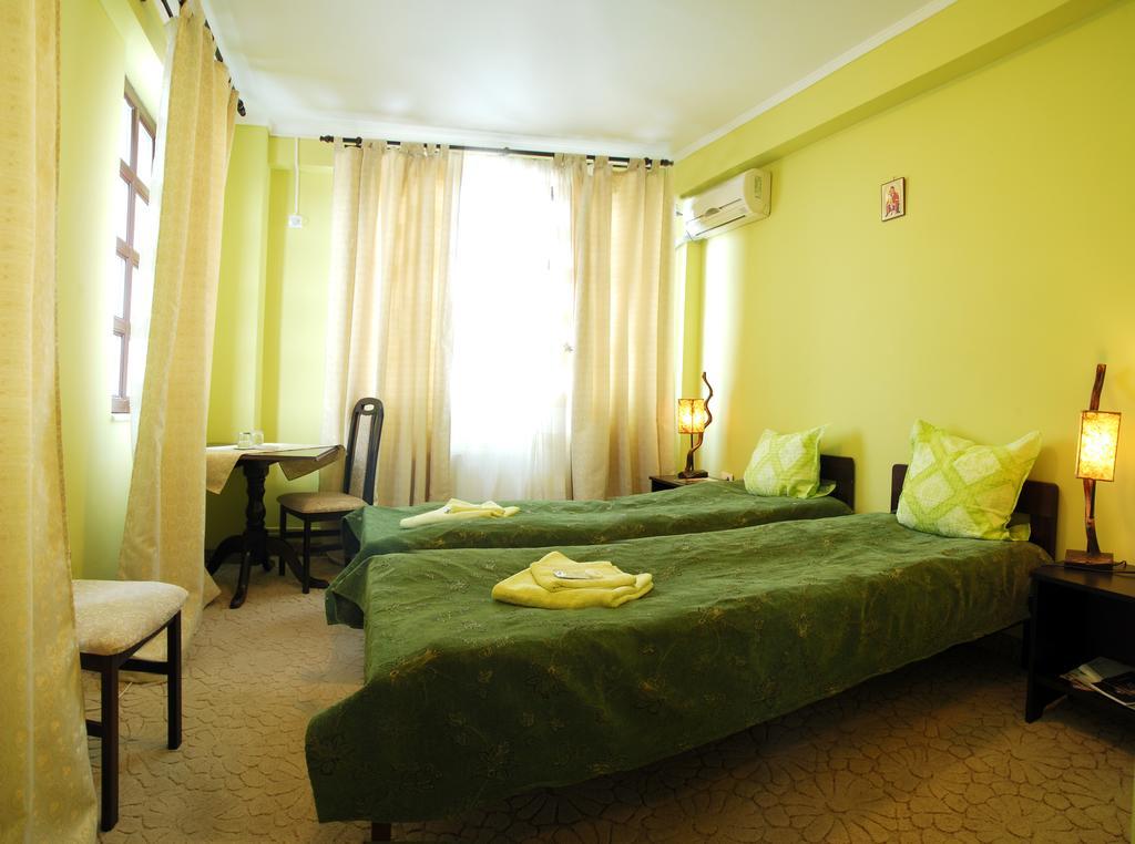 Curtea Brancoveneasca Otel Köstence Oda fotoğraf